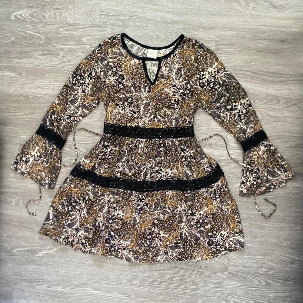 Knox rose brand lace trim dress